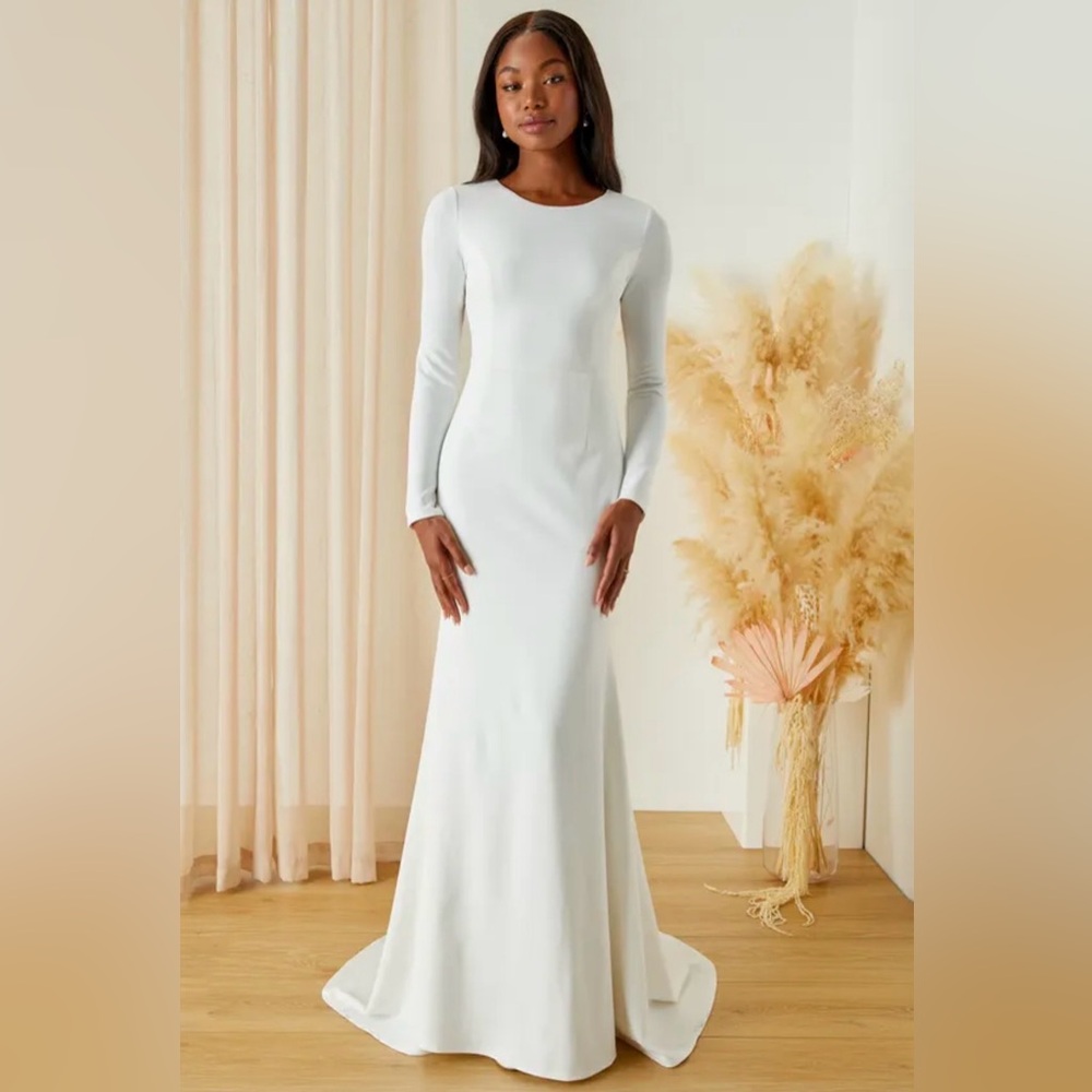 Elegant White Long-Sleeve Mermaid Evening Dress